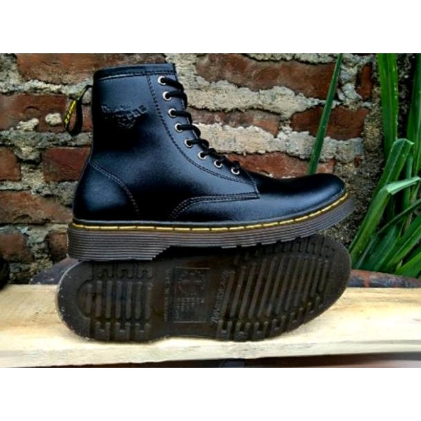 Botas Dr. Martens Dokmart 8 agujeros G'S Store